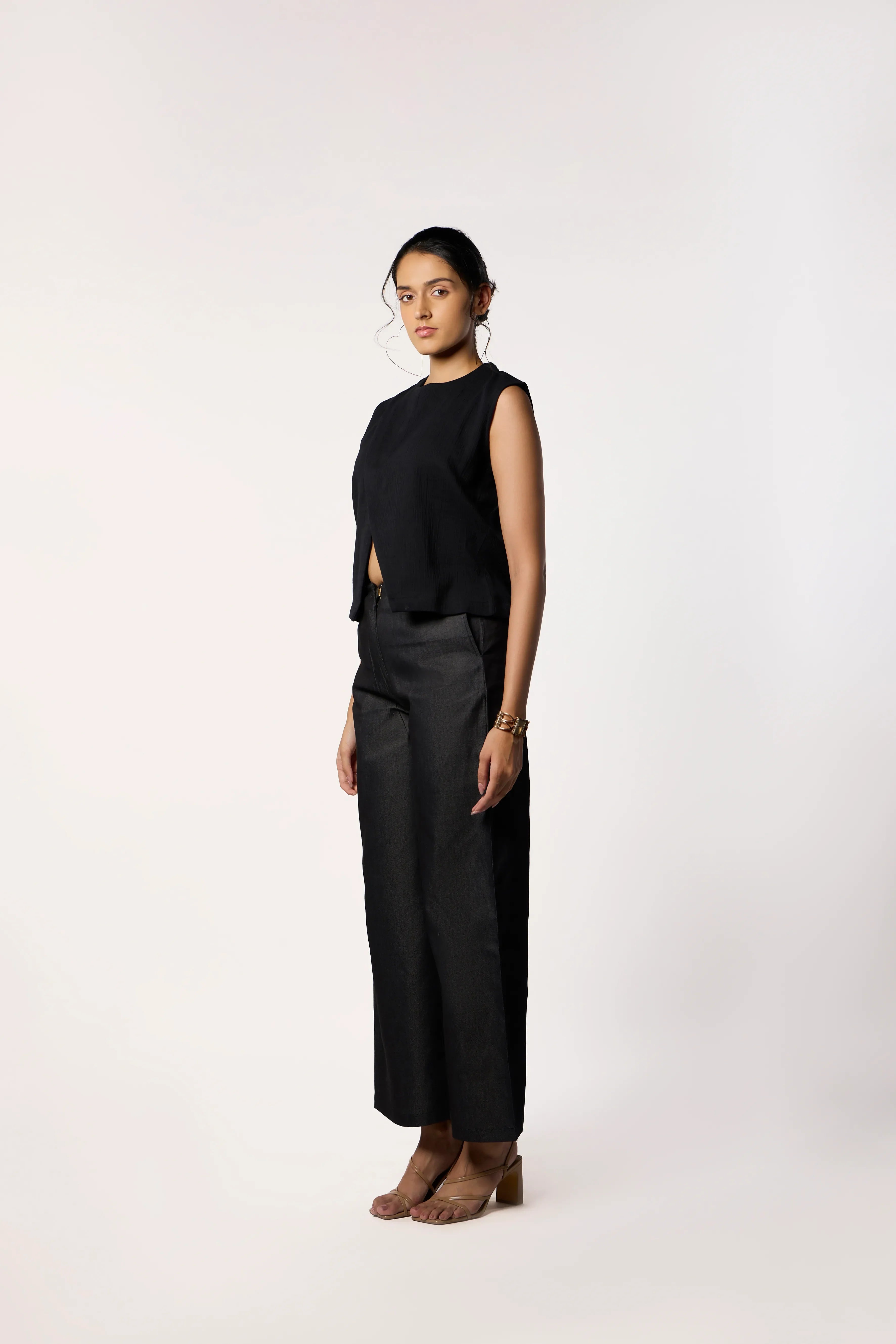Breezy Wrinkle Top- Black