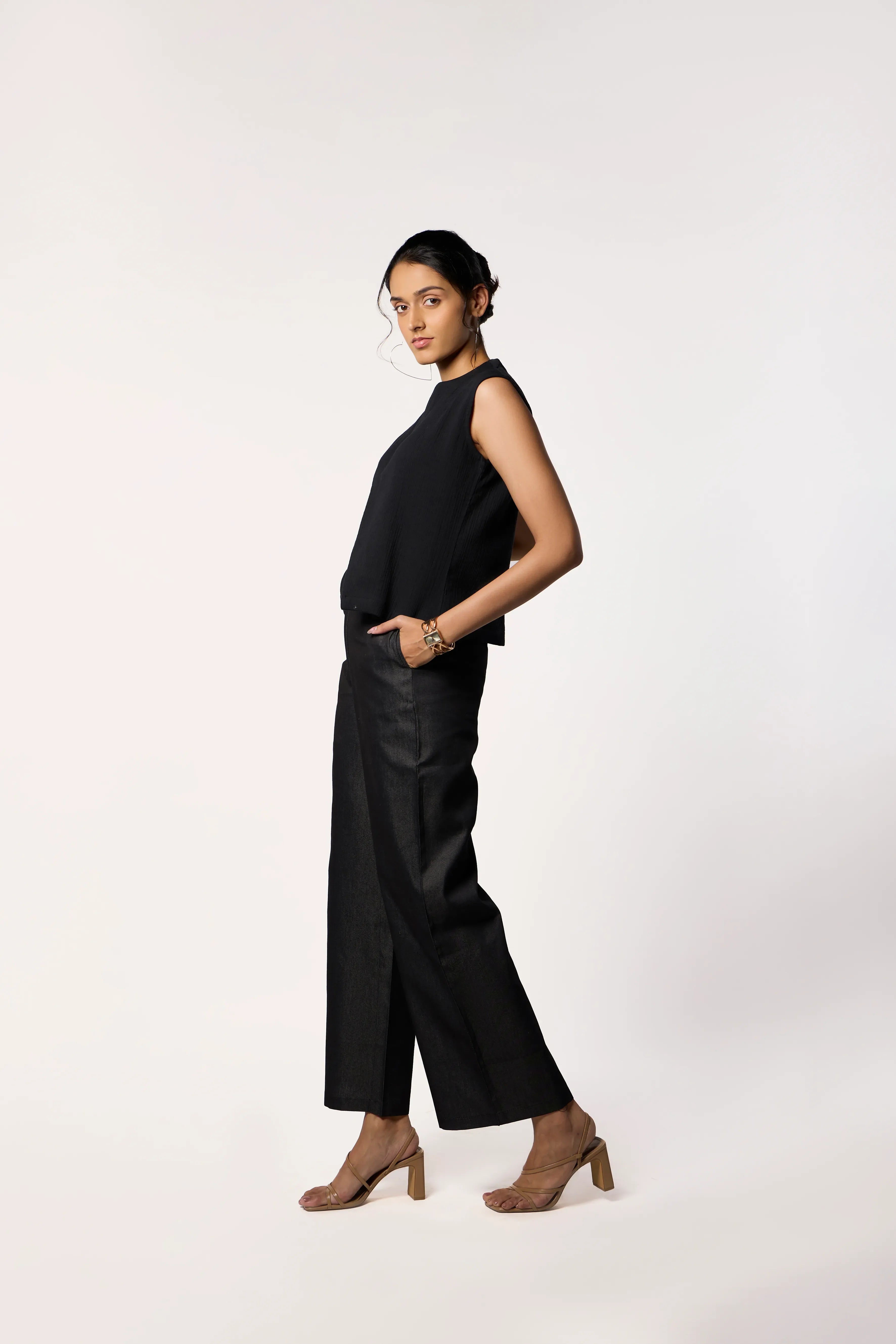 Breezy Wrinkle Top- Black
