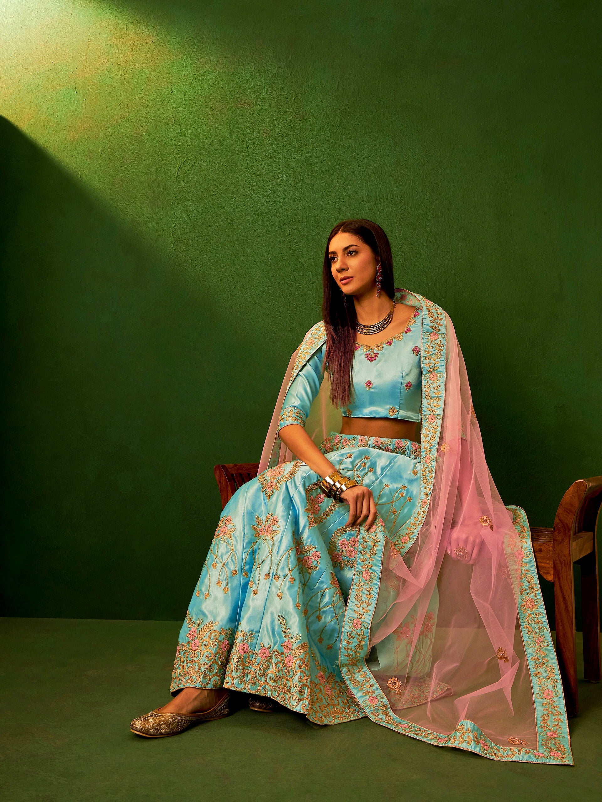 Gulabi Neelam Lehenga