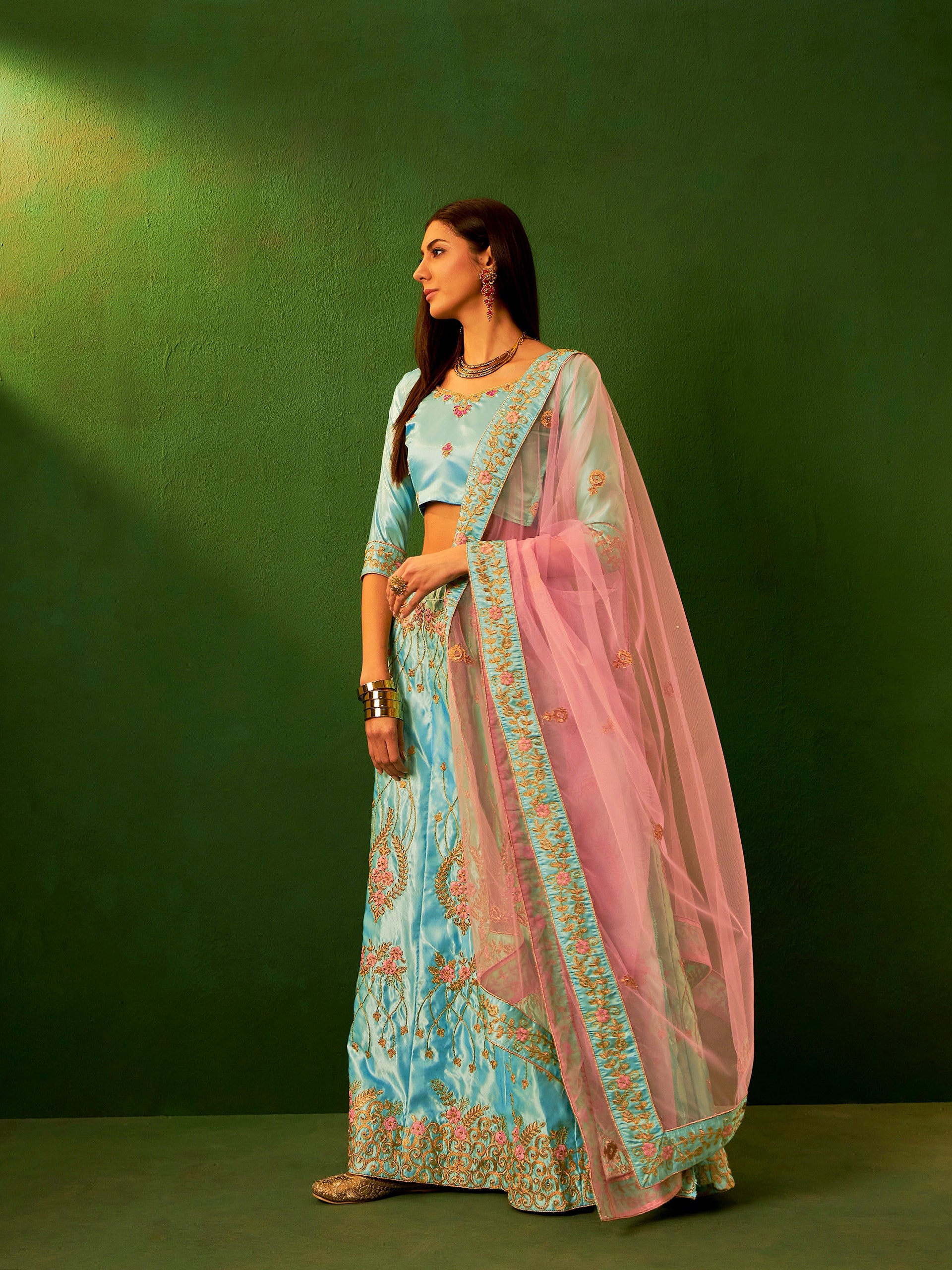 Gulabi Neelam Lehenga