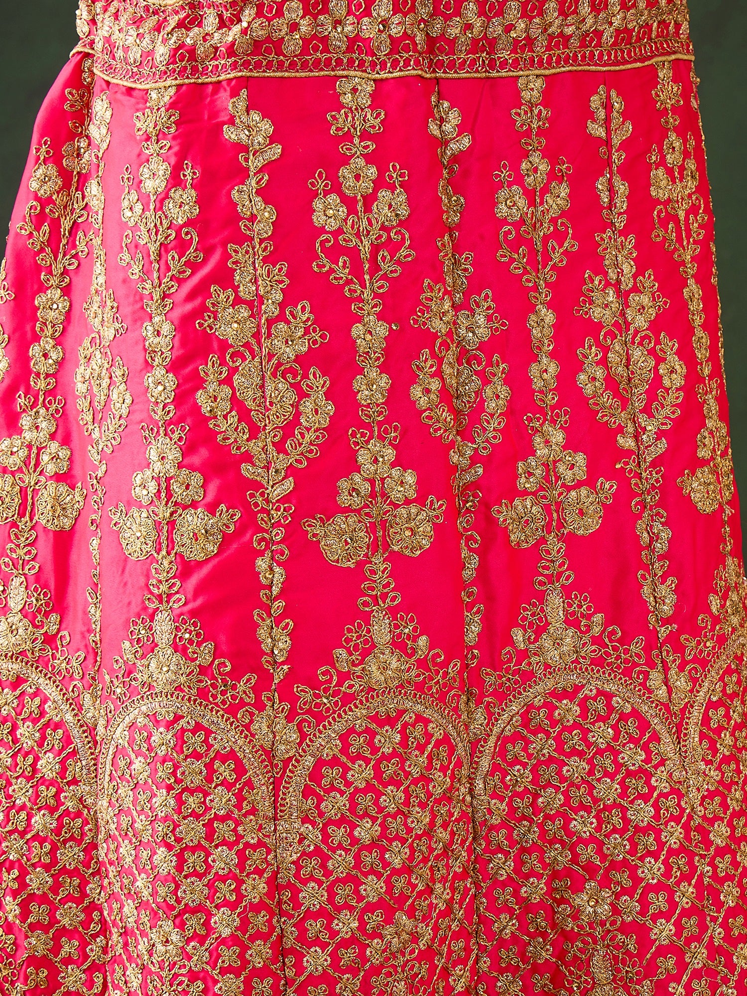 Gulnaar Zohar Lehenga