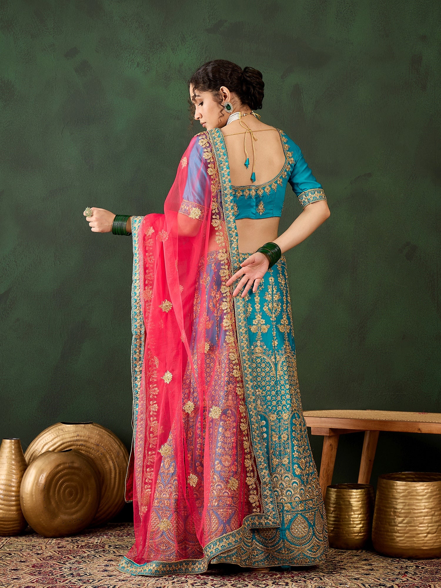 Neel-Ruhani Lehenga