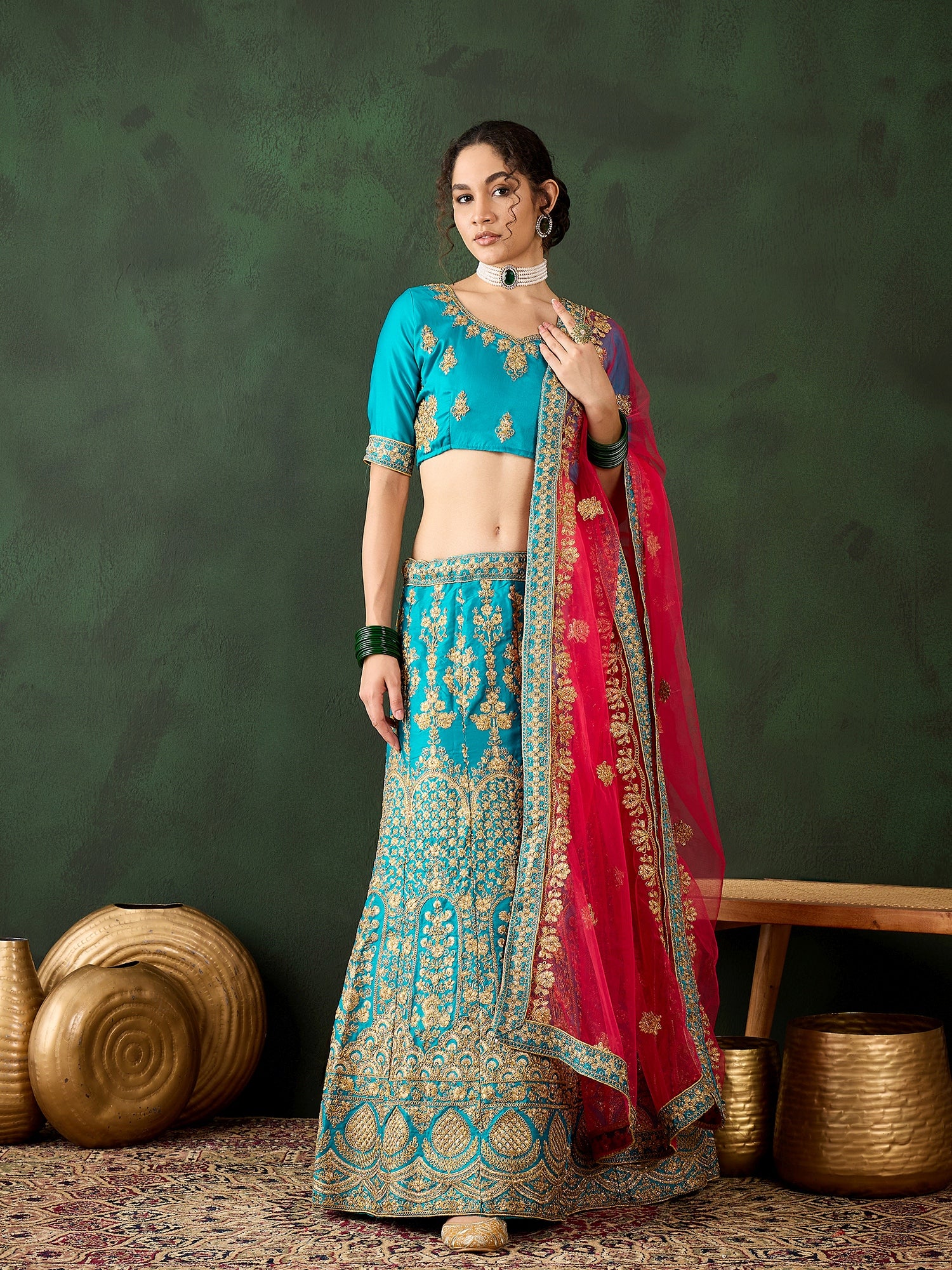 Neel-Ruhani Lehenga