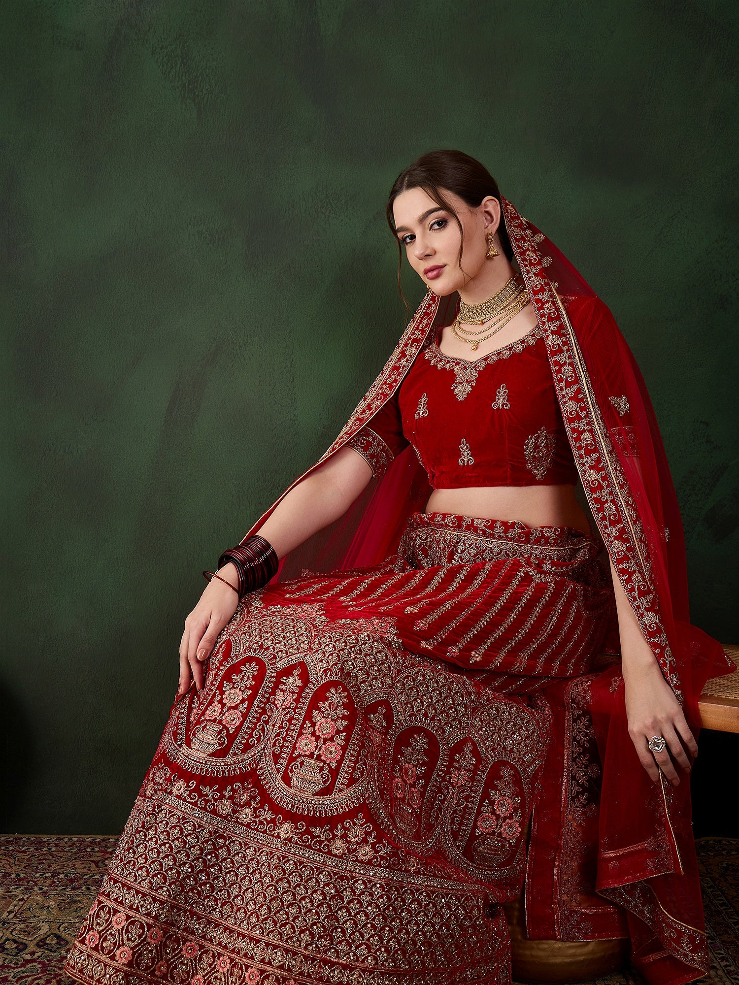 Raktika royale Lehenga