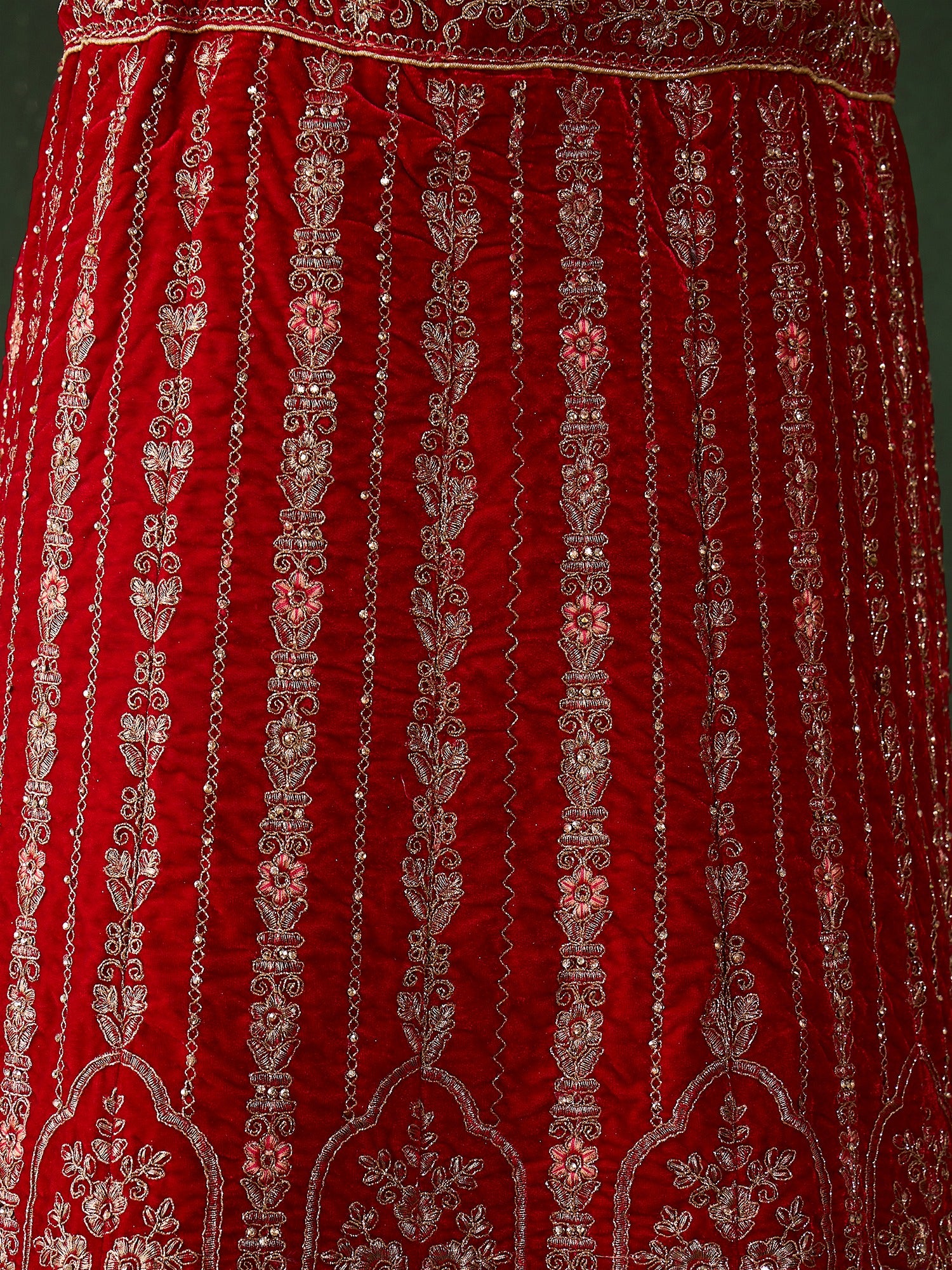 Surkh Meher Lehenga