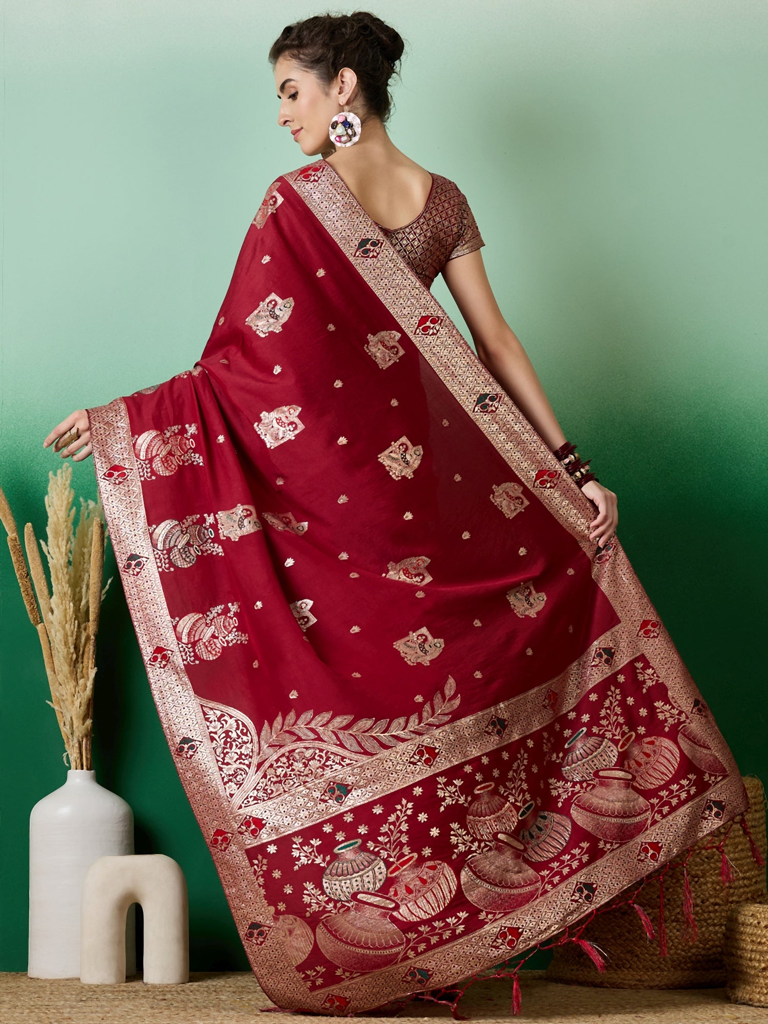 Saree